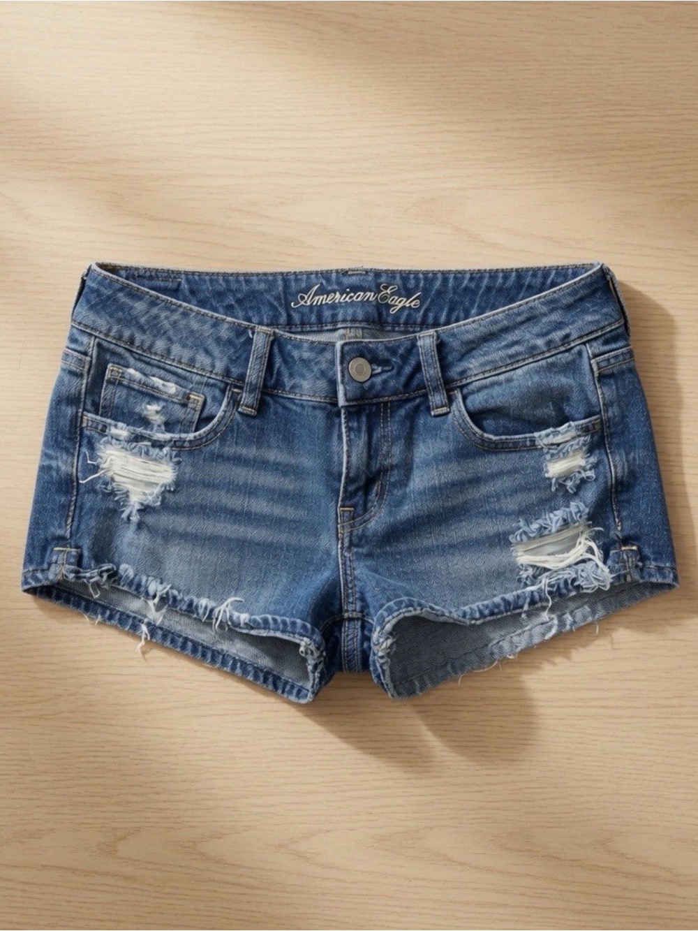 American Eagle Women’s Distressed Denim Shorts Size 4 Medium Wash